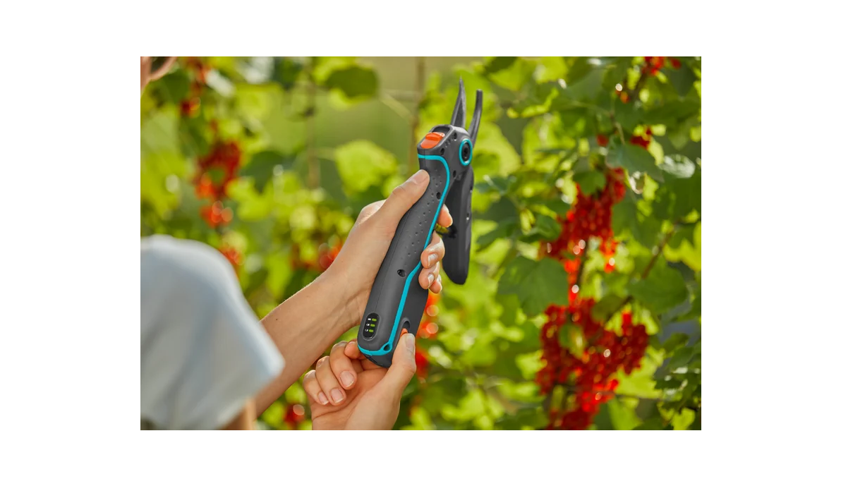GARDENA - Cesoia a Batteria AssistCut | 3,7V 2Ah | Taglio 25mm | Sensore Intelligente | Lame Bypass