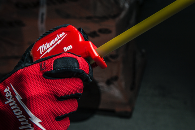 MILWAUKEE - Flessometro Compact Gen 2 | Lama 25mm | Rientro Controllato | 5m-8m