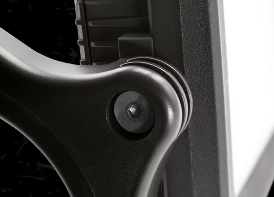 STRIKE MODEL M - Faro LED Ricaricabile con Base Magnetica | IP54 | IK10 | Luce Fredda 5700K | USB-C