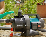 GARDENA - Pompa da Giardino 3000/4 Basic | 600W | 3000 l/h | 3,5 bar | Albero Inox | Sistema GARDENA