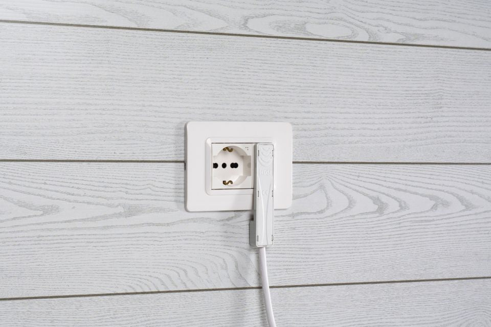 EMILIA FLAT standard 16A ultra-flat plug 