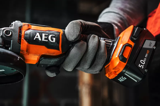 AEG Brushless Angle Grinder 18V, 2x5.0Ah - BEWS 18-115BLPX2-502TB