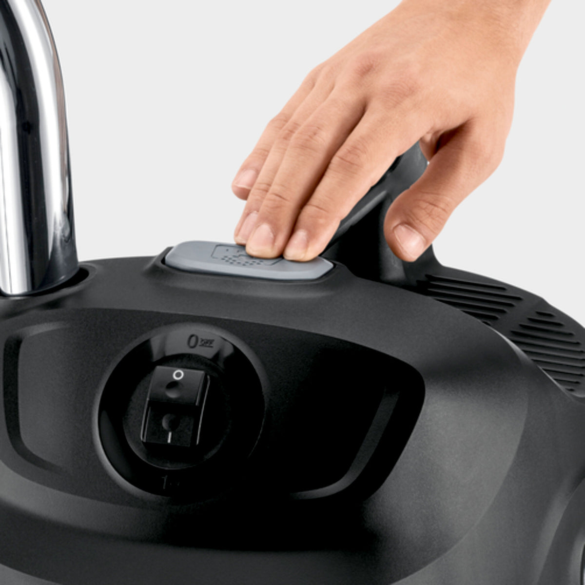 Kärcher AD 4 Premium – Aspirateur à cendres 600 W avec filtre ignifuge et réservoir métal 17 L – Pour cendres froides, poêles à pellets, cheminées et barbecues – Système ReBoost