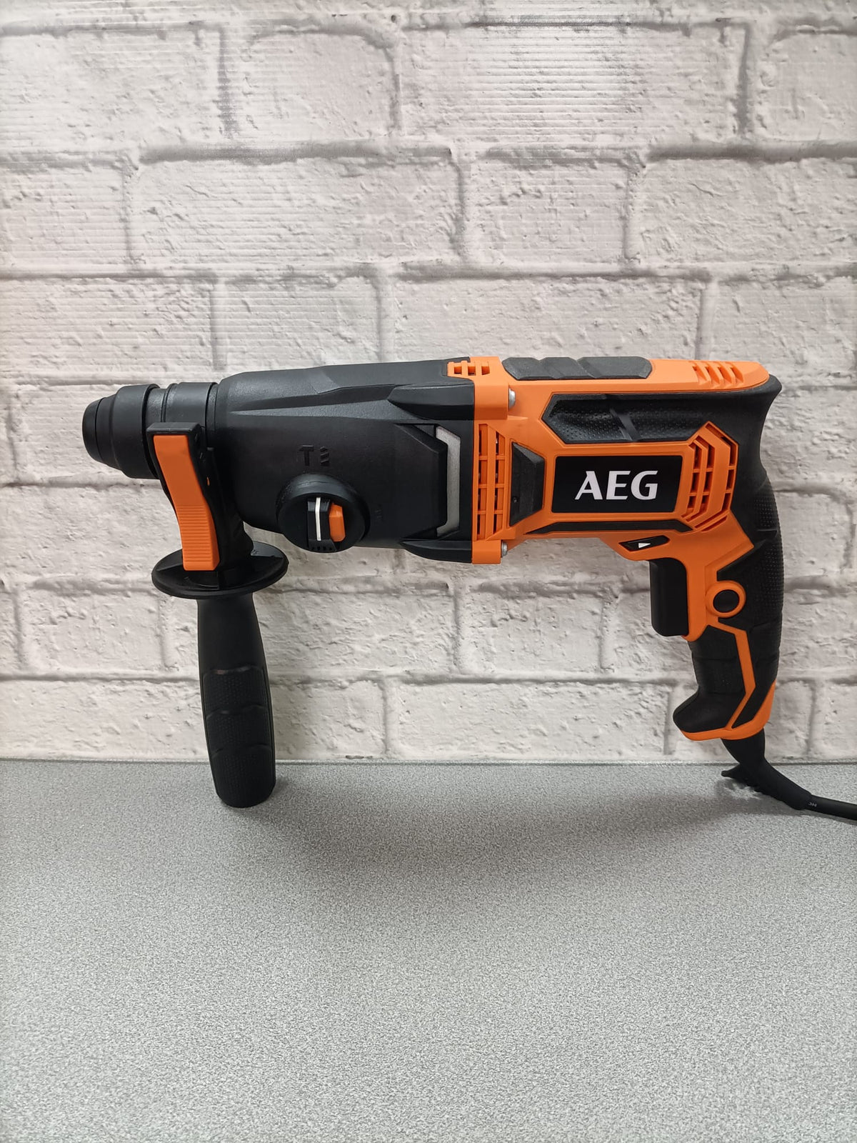 AEG - Martello Tassellatore Combinato SDS-Plus KH 24 IE | 800W | 24mm | FIXTEC | 3 Modalità